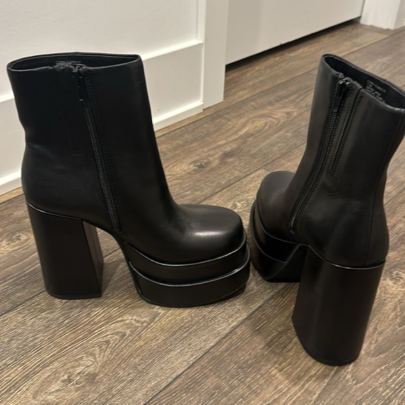 Steve Madden NWOT Cobra Platform Boot Black Size 7.5 - Picture 10 of 10